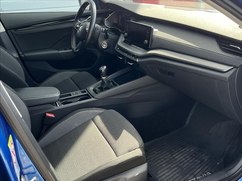 Škoda Octavia 2,0 TDi Ambition LED záruka - fotka 19 z 30