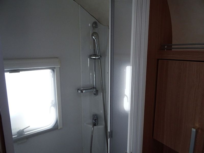 Knaus Südwind 550 FSK Mover 4xlůžko - fotka 22 z 35