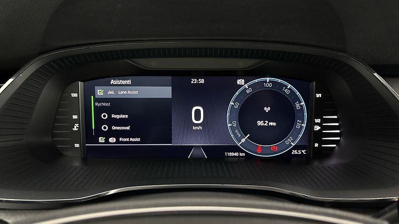 Škoda Octavia 2.0 TDI Ambition Combi - fotka 10 z 26