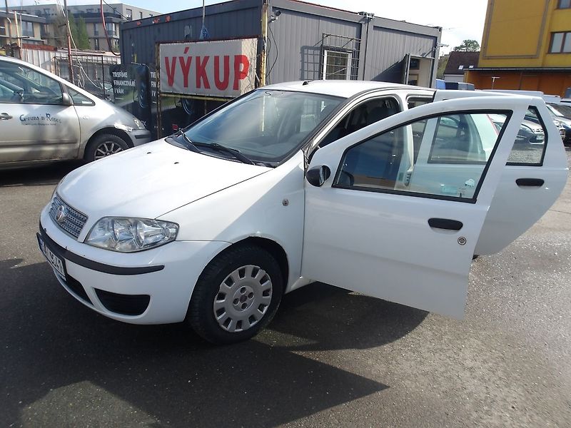 Fiat Punto 1,4i ČR 1.MAJ STK 07/2028 ! - fotka 12 z 21