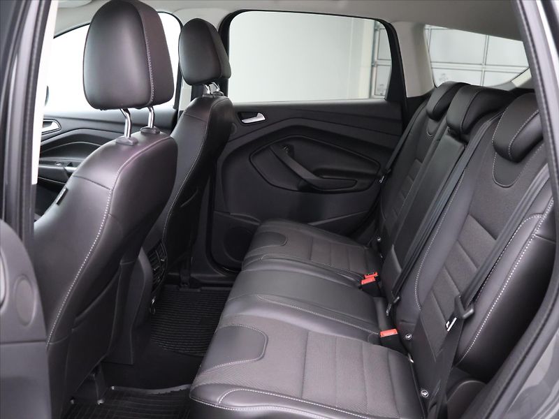 Ford Kuga 1,5 EcoBoost Titanium - fotka 15 z 39