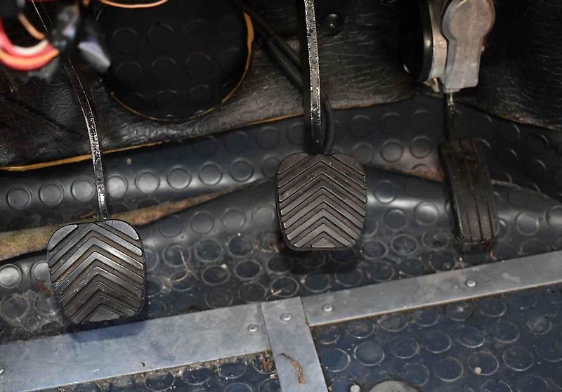 GAZ - 3409 Bobr pózuje před Sněžkou