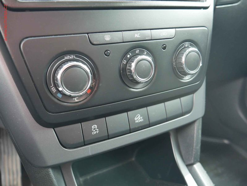 Škoda Yeti (2010) 2.0TDi 4x4, ČR - fotka 16 z 19