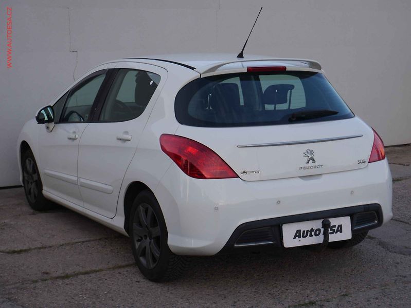 Peugeot 308 (2013) 1.6 i, AC, tempo, park.asist - fotka 4 z 17