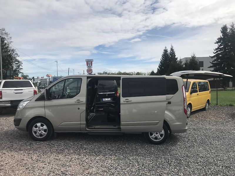 Ford Tourneo Custom 2.0 TCDI 125 KW,L2,8-MÍST,DPH - fotka 8 z 20