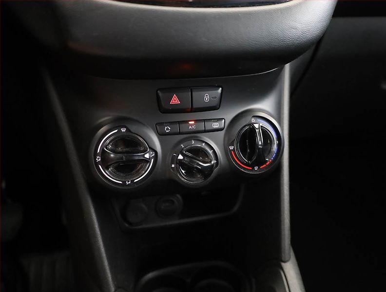 Peugeot 208 (2019) 1.5 BlueHDI, ČR,1.maj - fotka 10 z 14