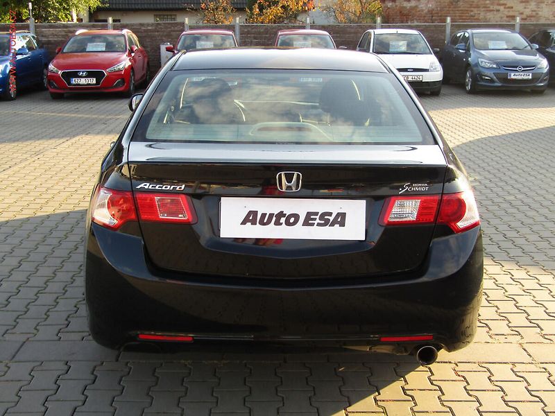 Honda Accord (2009) 2.0i, AT, STK04/2026 - fotka 5 z 20