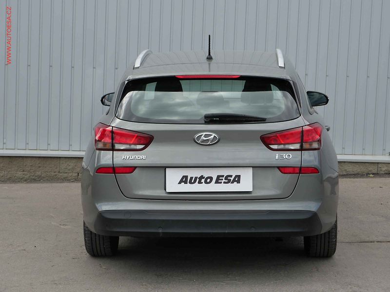 Hyundai i30 (2019) 1.6CRDi, 2.maj,ČR, AC, tempo - fotka 5 z 20