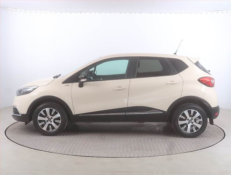 Renault Captur (2016) 0.9 TCe, Navi, Tempomat - fotka 3 z 16