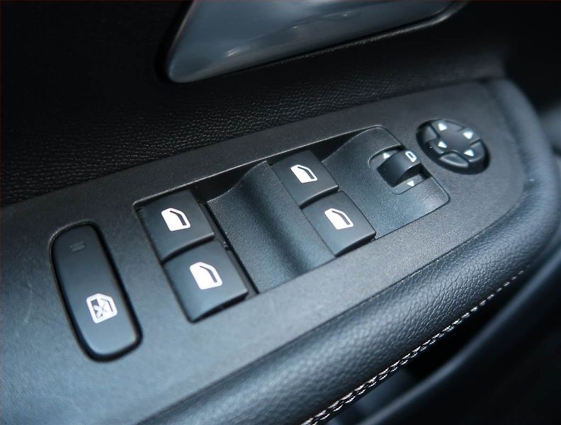 Opel Mokka (2022) 1.2 Turbo, Automat, Tempomat - fotka 19 z 19