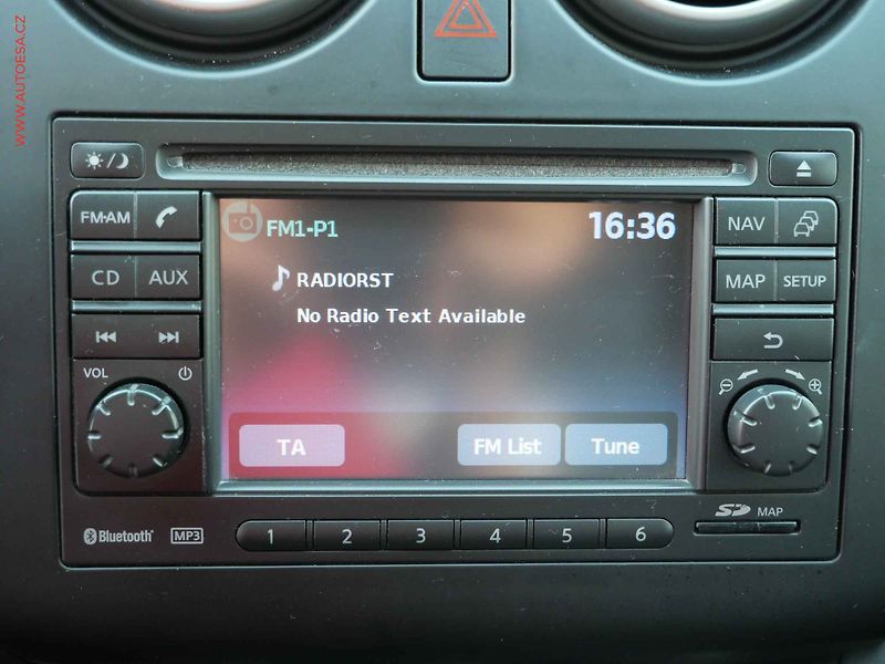 Nissan Qashqai (2012) 1.6 dCi, I-Way, panor, navi - fotka 15 z 19