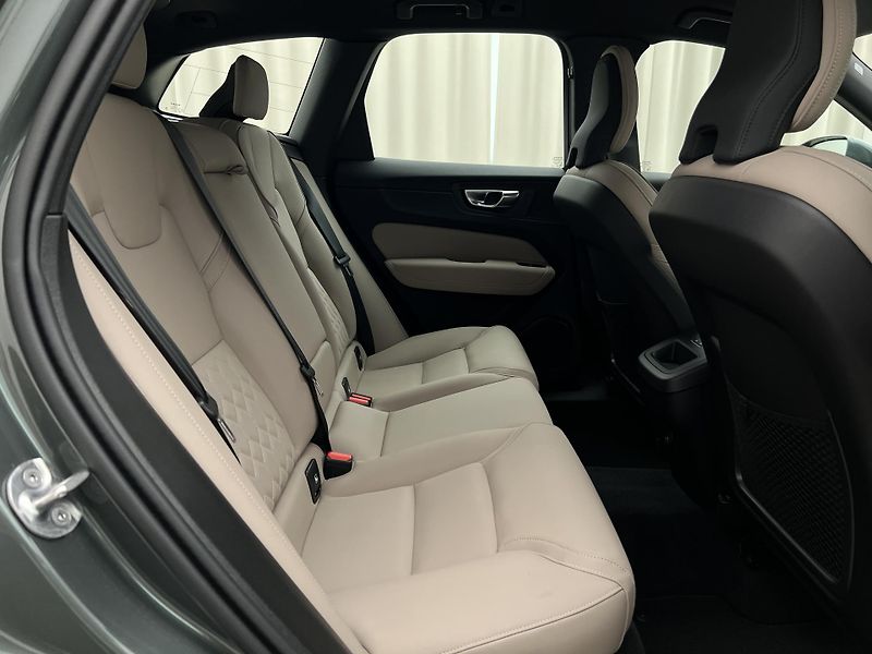 Volvo XC60 B5 AWD BRIGHT PLUS CZ 1. maj. - fotka 23 z 46