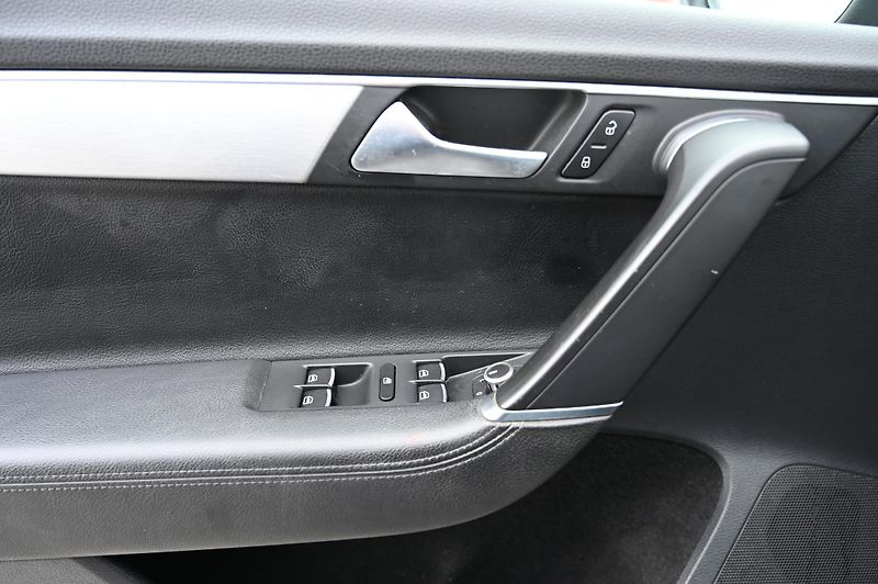Volkswagen Passat 2.0TSI 155KW DSG Highline 7/14 - fotka 17 z 33