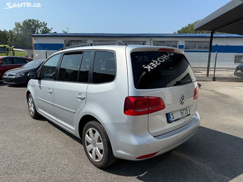 Volkswagen Touran 1.4 tsi, 7 míst - fotka 2 z 13