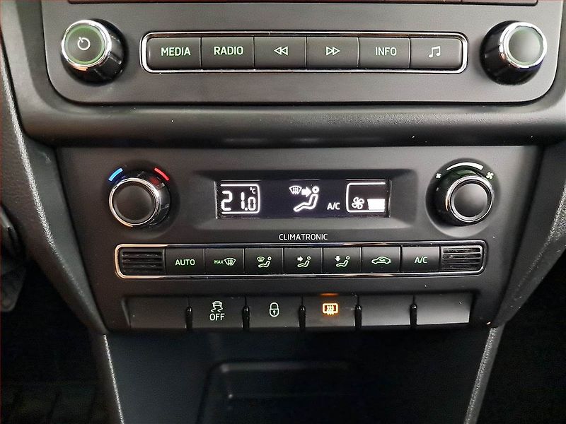 Škoda Rapid (2013) 1.2 TSI, Park. senzory - fotka 16 z 18