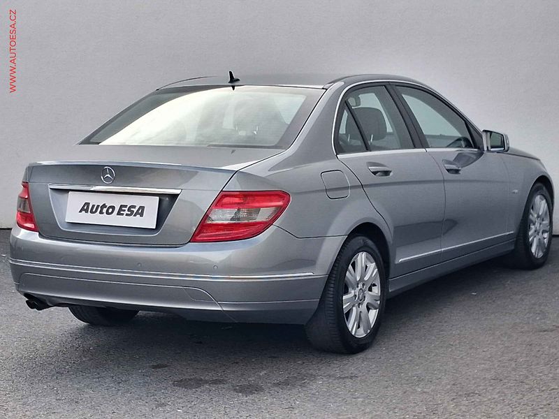Mercedes-Benz Třídy C (2009) 2.2 CDi C200, AC, temp. - fotka 4 z 17