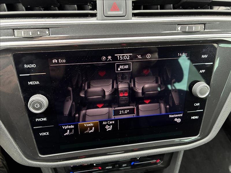 Volkswagen Tiguan 2,0 TAŽNÉ,KAMERA,HEAD-UP - fotka 16 z 31