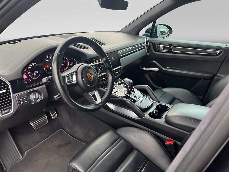Porsche Cayenne (2021) Turbo - fotka 16 z 29