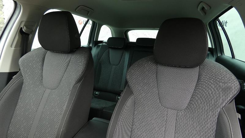 Škoda Octavia 2,0 TDI DSG Style 110 kW - fotka 7 z 25