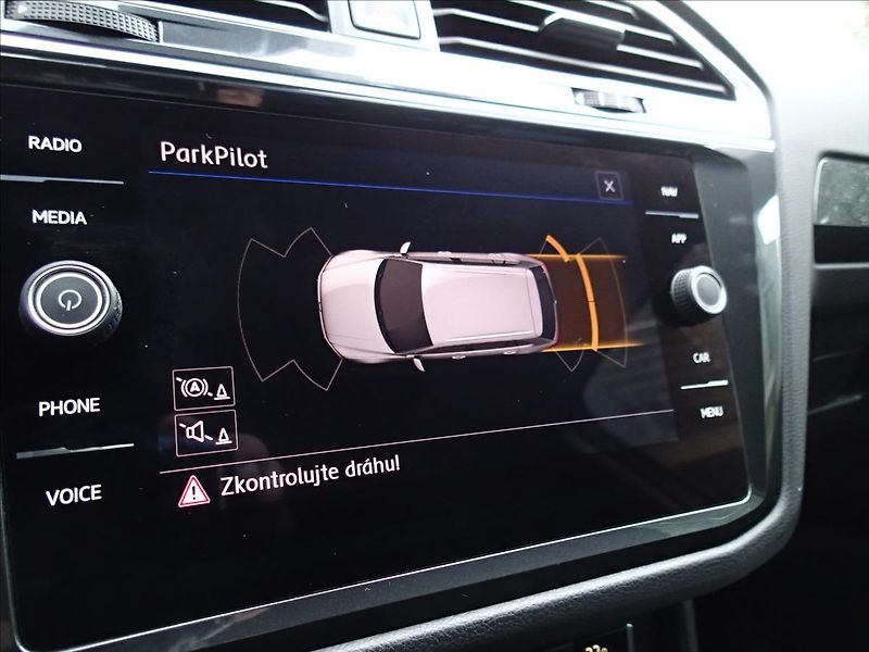 Volkswagen Tiguan 2,0 ČR, 4x4, Tažné - fotka 42 z 73