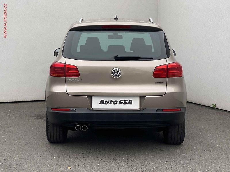Volkswagen Tiguan (2012) 2.0 TDi 4x4, Sport&Style - fotka 5 z 17