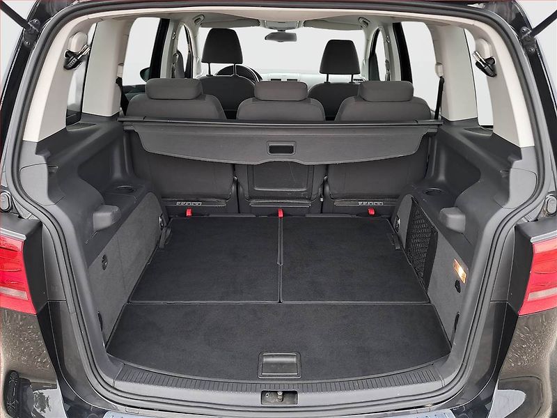 Volkswagen Touran (2011) 1.4 TSI, 7 míst, Navi - fotka 14 z 21