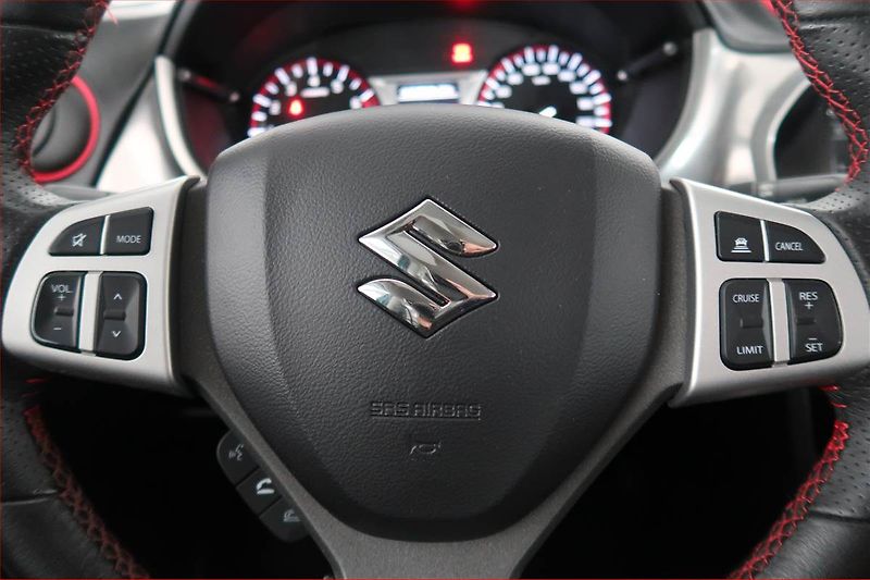 Suzuki Vitara (2017) 1.4 BoosterJet, 4X4 - fotka 16 z 19