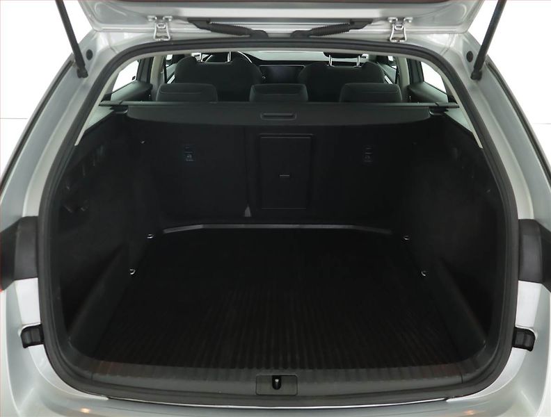 Škoda Octavia (2022) Ambition 2.0 TDI, ČR,1.maj - fotka 13 z 15