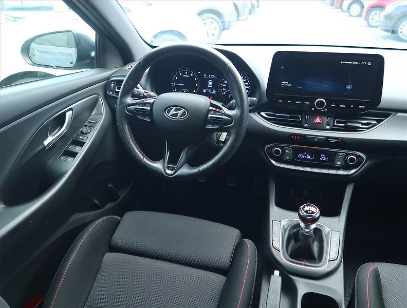 Hyundai i30 (2023) N-Line 1.5 T-GDI - fotka 7 z 19
