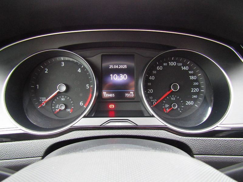 Volkswagen Passat (2021) 2.0 TDI 110kW DSG ACC - fotka 29 z 46