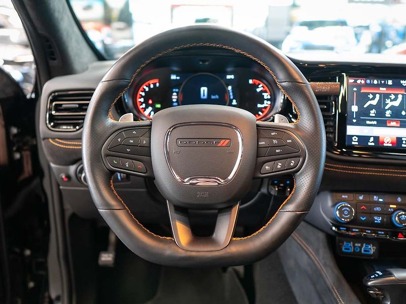 Dodge Durango (2023) 5.7 R/T Hemi Orange Tow N Go - fotka 17 z 40