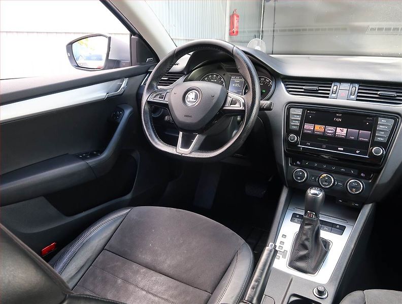 Škoda Octavia (2015) 2.0 TDI, 4X4, Automat, Kůže - fotka 7 z 26