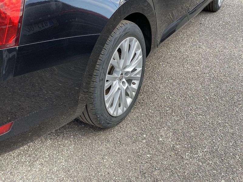 Škoda Superb (2021) 1.5 TSI Style - fotka 33 z 38