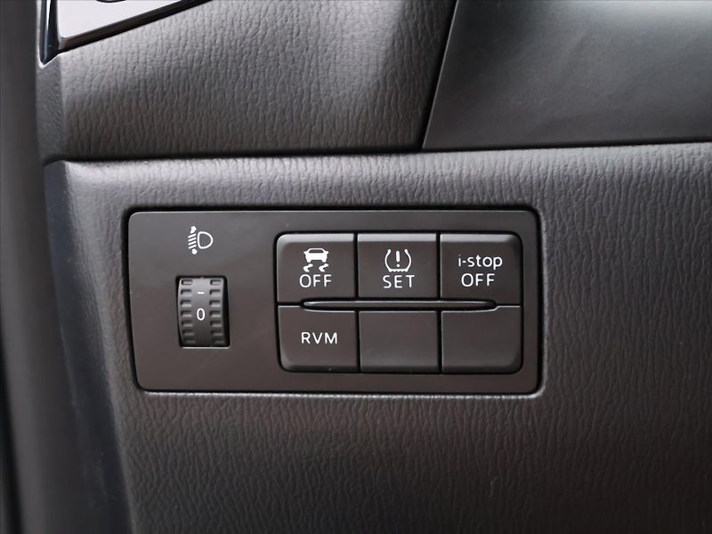 Mazda 3 2,0 Skyactiv-G120 88kW - fotka 15 z 28