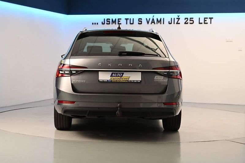Škoda Superb (2023) 2.0 DSG Matrix LED STYLE ACC V - fotka 6 z 36