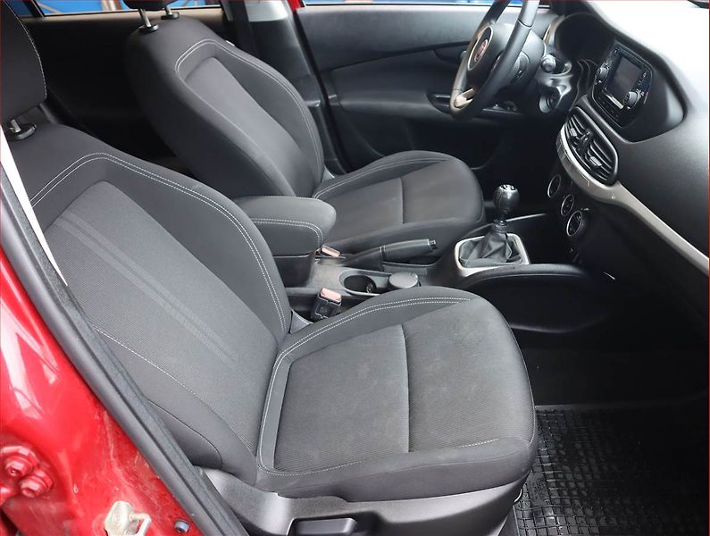 Fiat Tipo (2017) 1.4 16V, Serv.kniha, Tempomat - fotka 9 z 19
