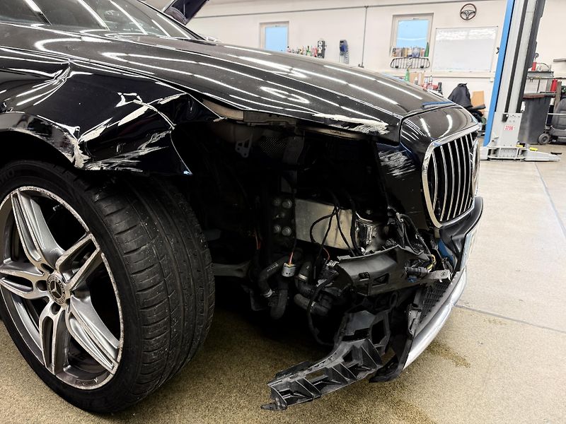 Mercedes-Benz Třídy E 220d AMG  - fotka 2 z 22