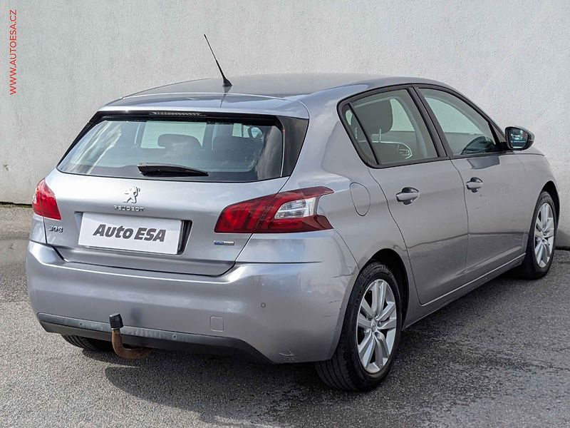Peugeot 308 (2017) 1.2PT, 1.maj,ČR, AC, park - fotka 6 z 15