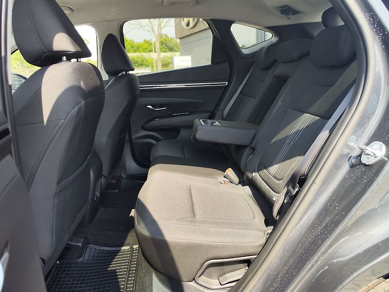 Hyundai Tucson 1.6 T-GDI/110kW Smart Navi DCT - fotka 11 z 34