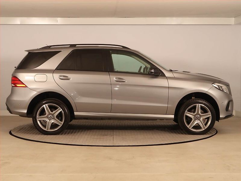 Mercedes-Benz GLE (2016) 350 d - fotka 6 z 22