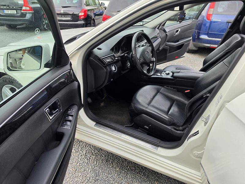 Mercedes-Benz Třídy E 300CDI V6 Avantgarde TZ  - fotka 11 z 30