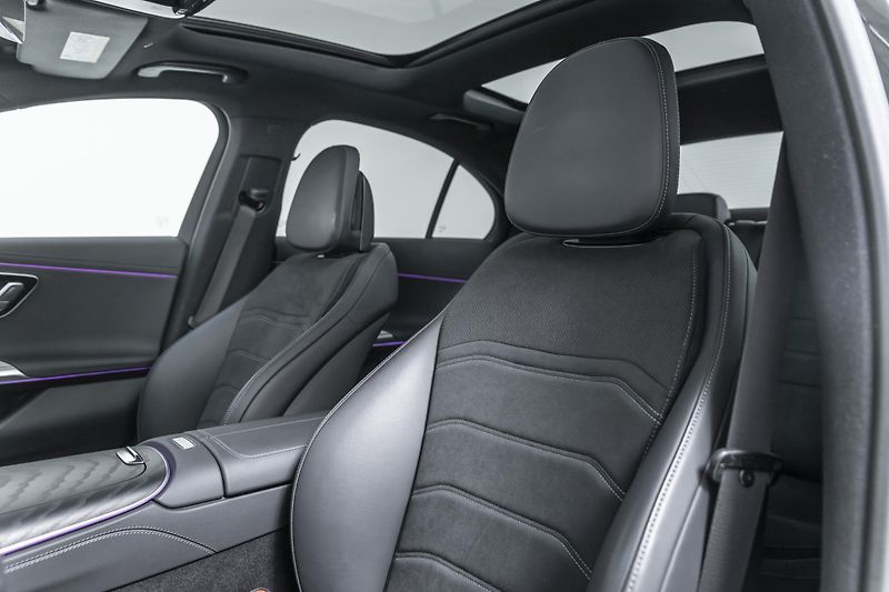 Mercedes-Benz Třídy E 220d 4M*AMG*záruka - fotka 8 z 34
