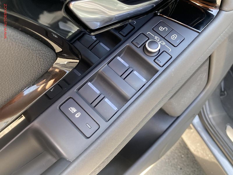 Land Rover Range Rover Evoque (2019) 2.0 D AWD HSE D180, AT, LED - fotka 13 z 20