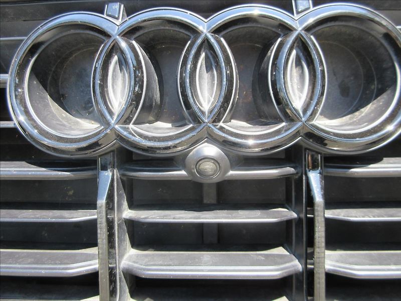 Audi Q7 3,0 TDi 210Kw, S-Line, 1.maj. - fotka 32 z 35