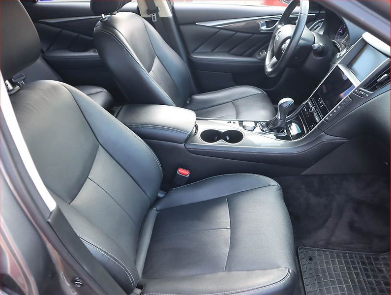 Infiniti Q50 (2016) 2.2 d, Automat, Kůže, Navi - fotka 9 z 19