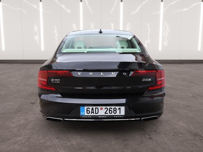 Volvo S90 (2017) D5 AWD Inscription - fotka 3 z 24