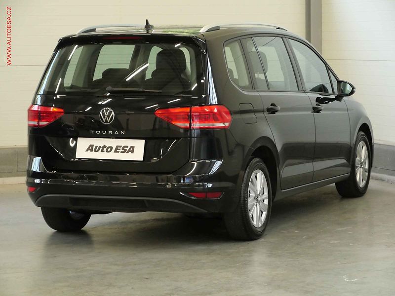 Volkswagen Touran (2022) 2.0TDi, LED, navi, kamera - fotka 4 z 22