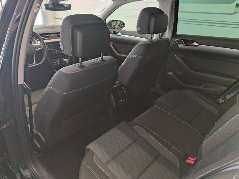 Volkswagen Passat Variant (2022) 2.0 TDI (110kW/150k) DSG, Busi - fotka 8 z 27