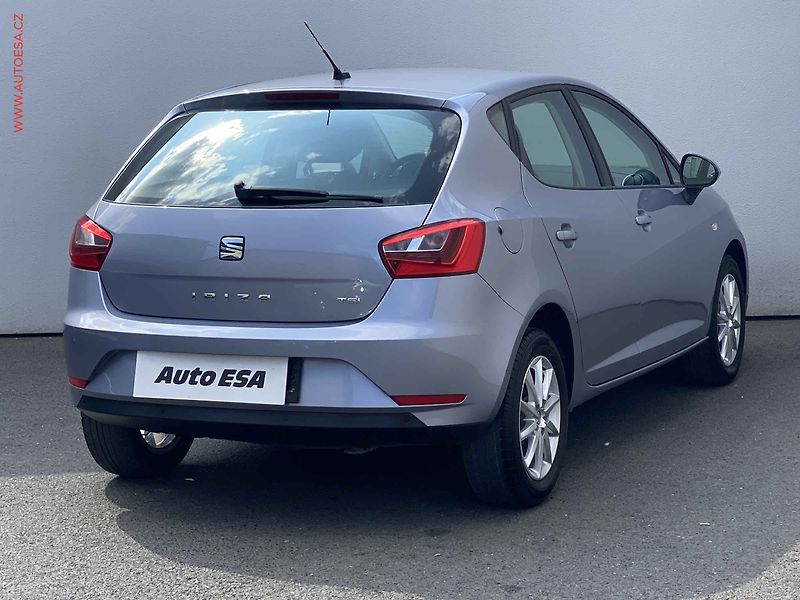 Seat Ibiza (2015) 1.2 TSi, Style, bixen, navi - fotka 4 z 15