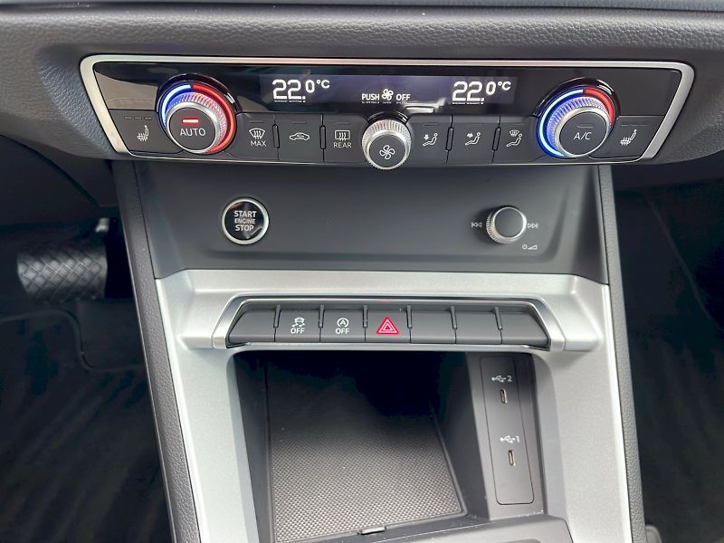 Audi Q3 (2023) 35 TFSI 110 kW S-Line S-tronic - fotka 13 z 33